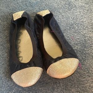 Girl’s dress shoes